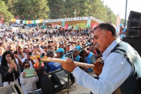 senkayada-bal-festivalinde-rekor-katilim-20-bin-kisi-sirankeste-bulustu-JdwZu8ID.jpg