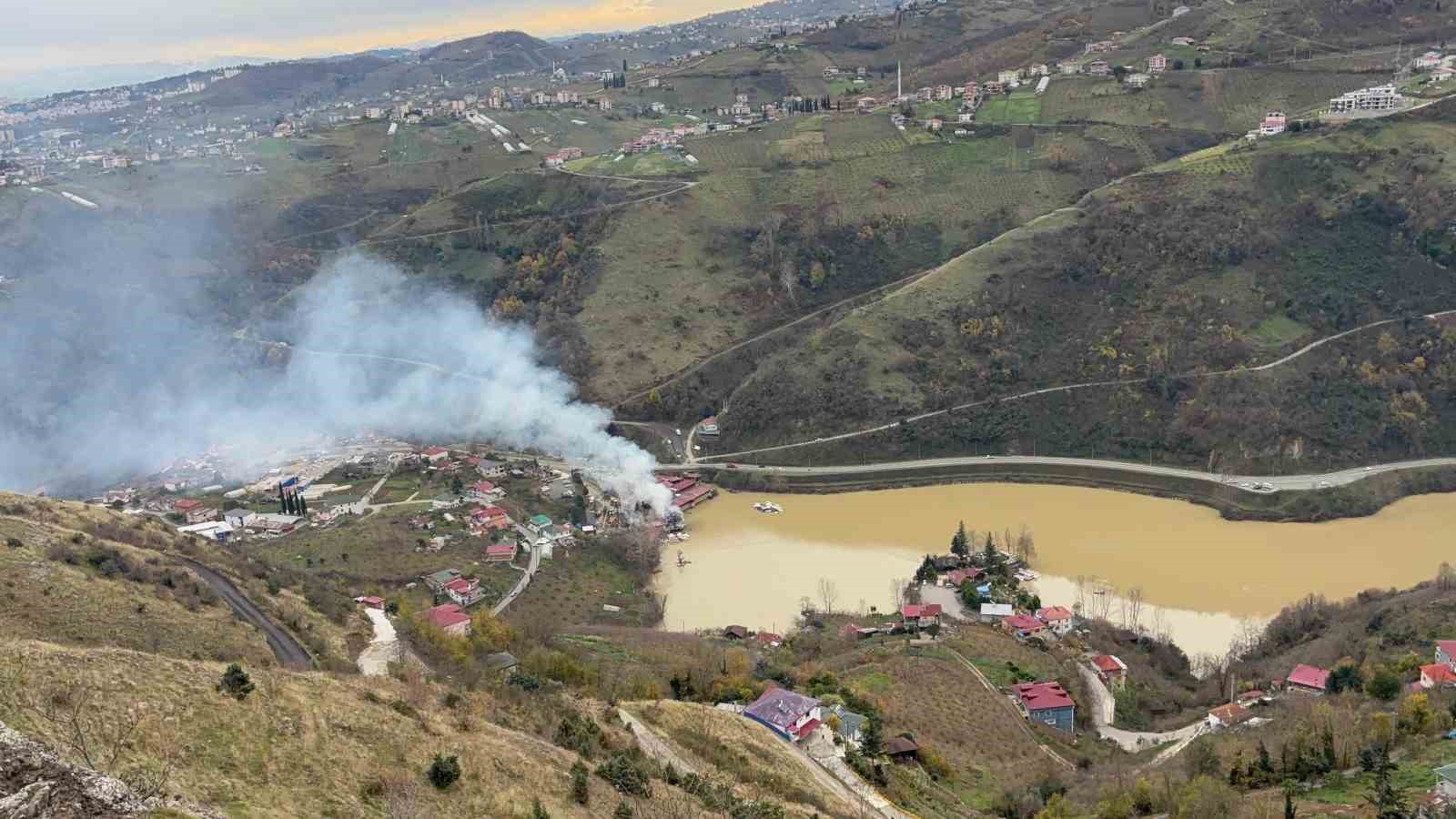 Sera Gölü’ndeki turistik işletmede yangın 5 sera golundeki turistik isletmede yangin 1 JwgfTEnt