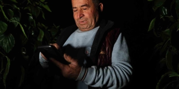 seralarda-dona-karsi-sicakliklar-cep-telefonundan-anlik-takip-ediliyor-RtajZVQN.jpg