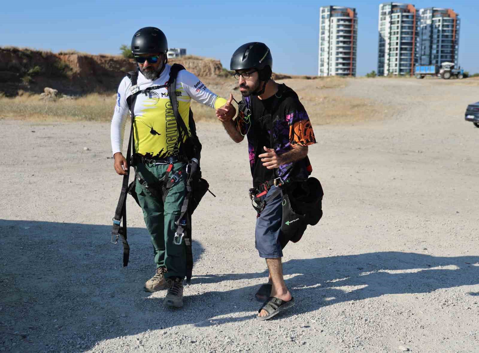 Serebral palsili Cabbar doğum gününde yamaç paraşütüyle uçtu 8 serebral palsili cabbar dogum gununde yamac parasutuyle uctu 4 2mBi369q
