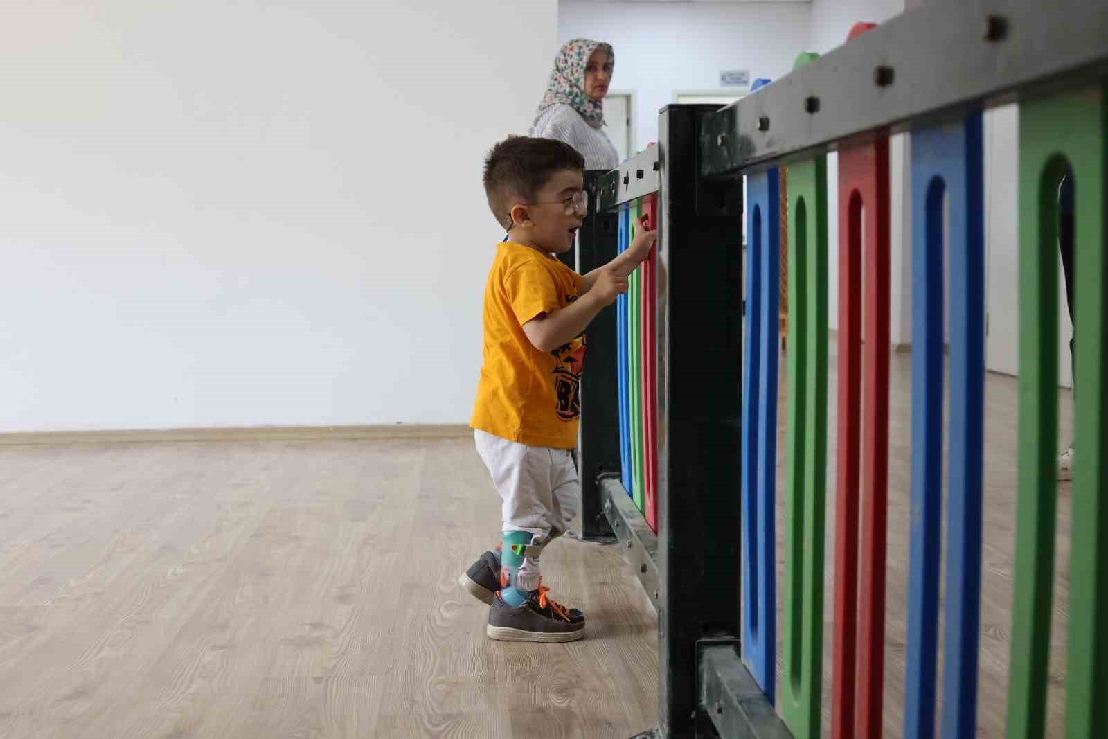 serebral palsili erenin ailesine umut olan ilk adimlari yuzleri guldurdu 2 aFf6Epft