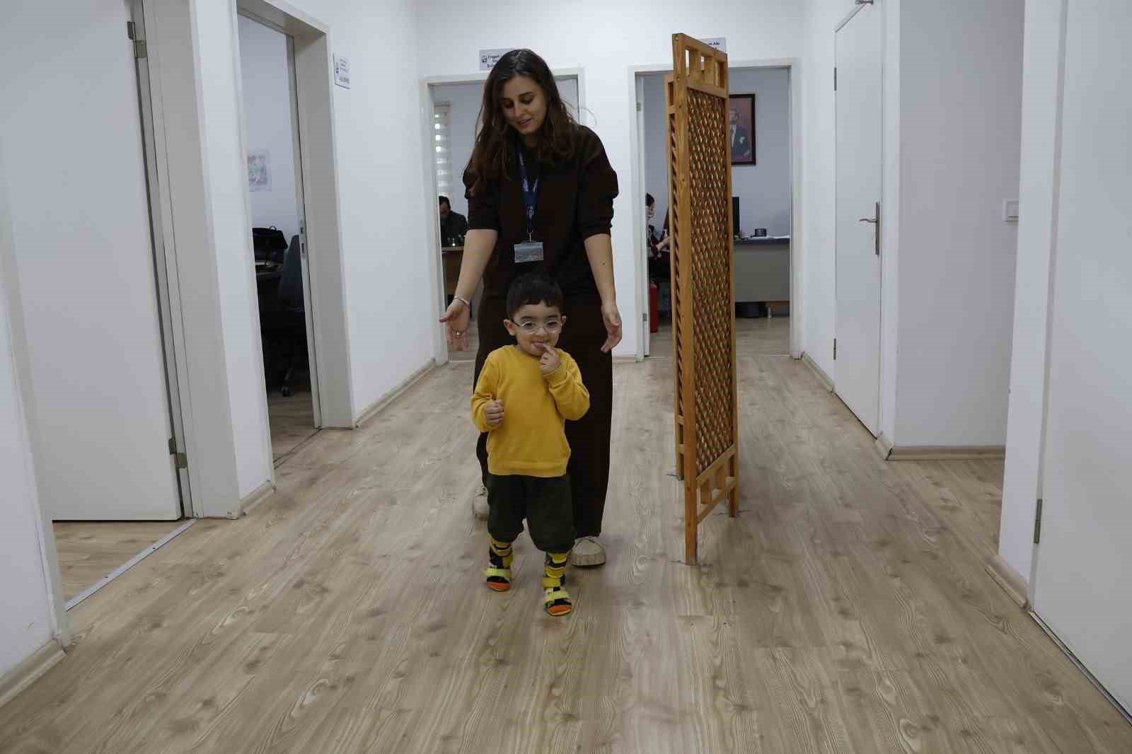 serebral palsili erenin ailesine umut olan ilk adimlari yuzleri guldurdu 3 zHN5a32w