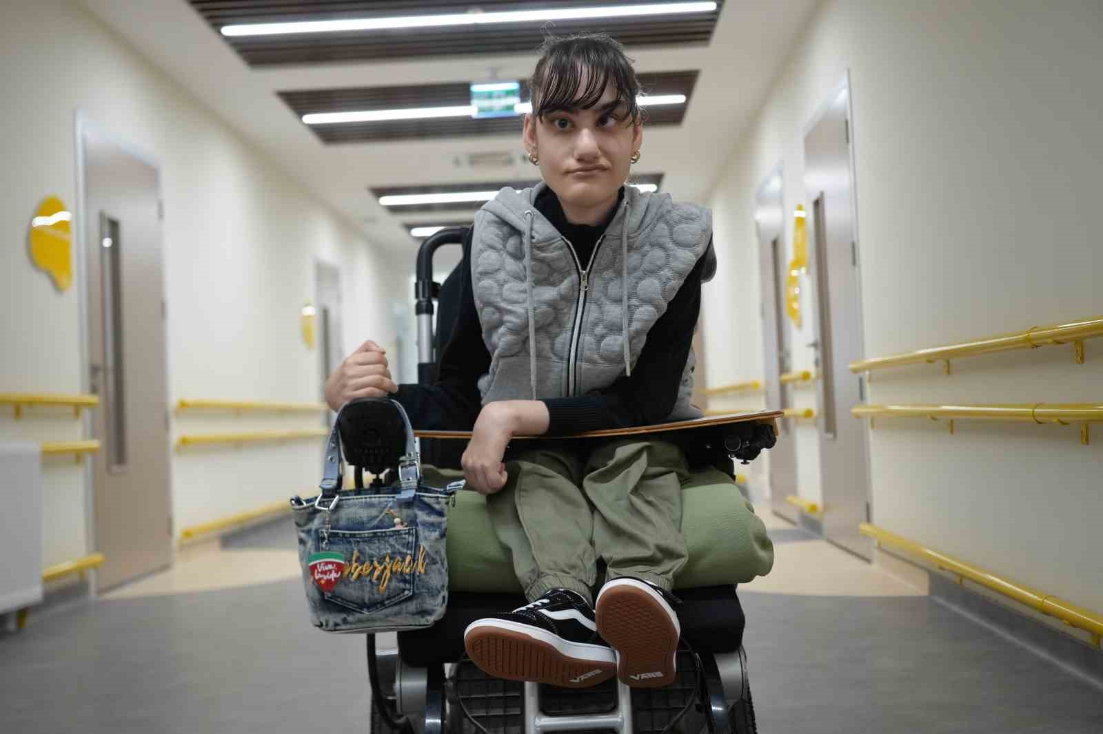 Serebral palsili Şevval, Korece ve İngilizce öğrenip köşe yazarı oldu 10 serebral palsili sevval korece ve ingilizce ogrenip kose yazari oldu 6 hRmtQQWj
