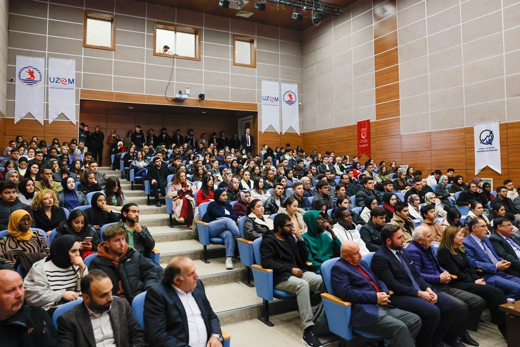seref malkoc turkiyenin yeni ve sivil bir anayasaya ihtiyaci var 1 lMkTlHtd