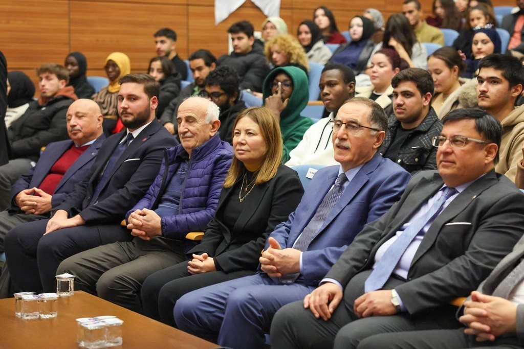 seref malkoc turkiyenin yeni ve sivil bir anayasaya ihtiyaci var 3 rt3KEc95