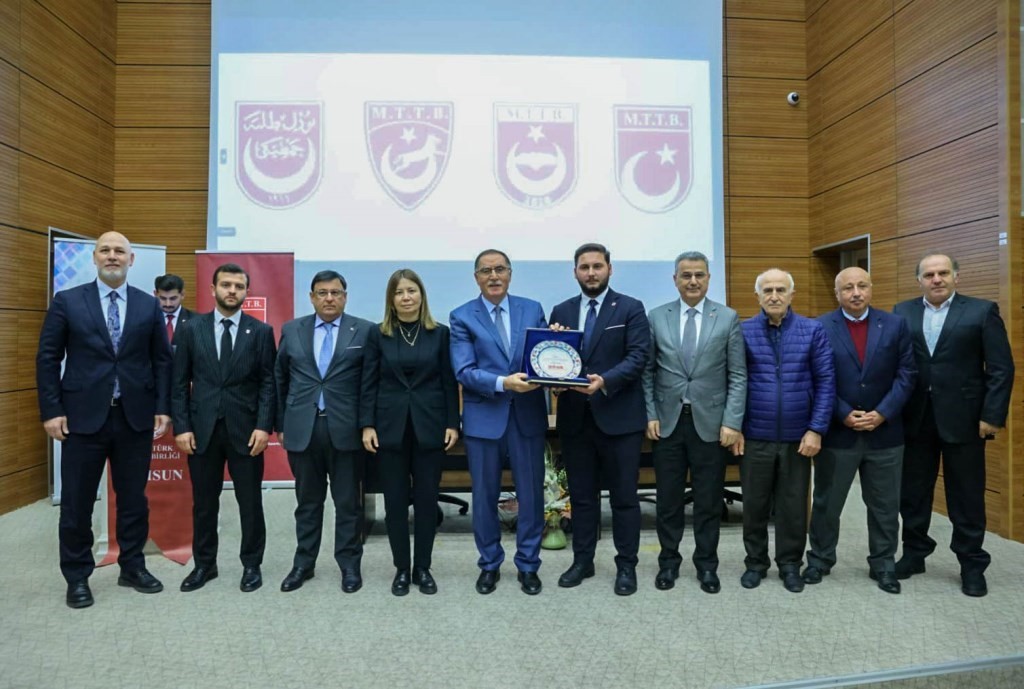 seref malkoc turkiyenin yeni ve sivil bir anayasaya ihtiyaci var 4 VuU2Xt9n