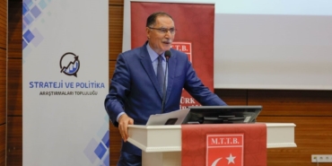 seref-malkoc-turkiyenin-yeni-ve-sivil-bir-anayasaya-ihtiyaci-var-PD2fIsaK.jpg