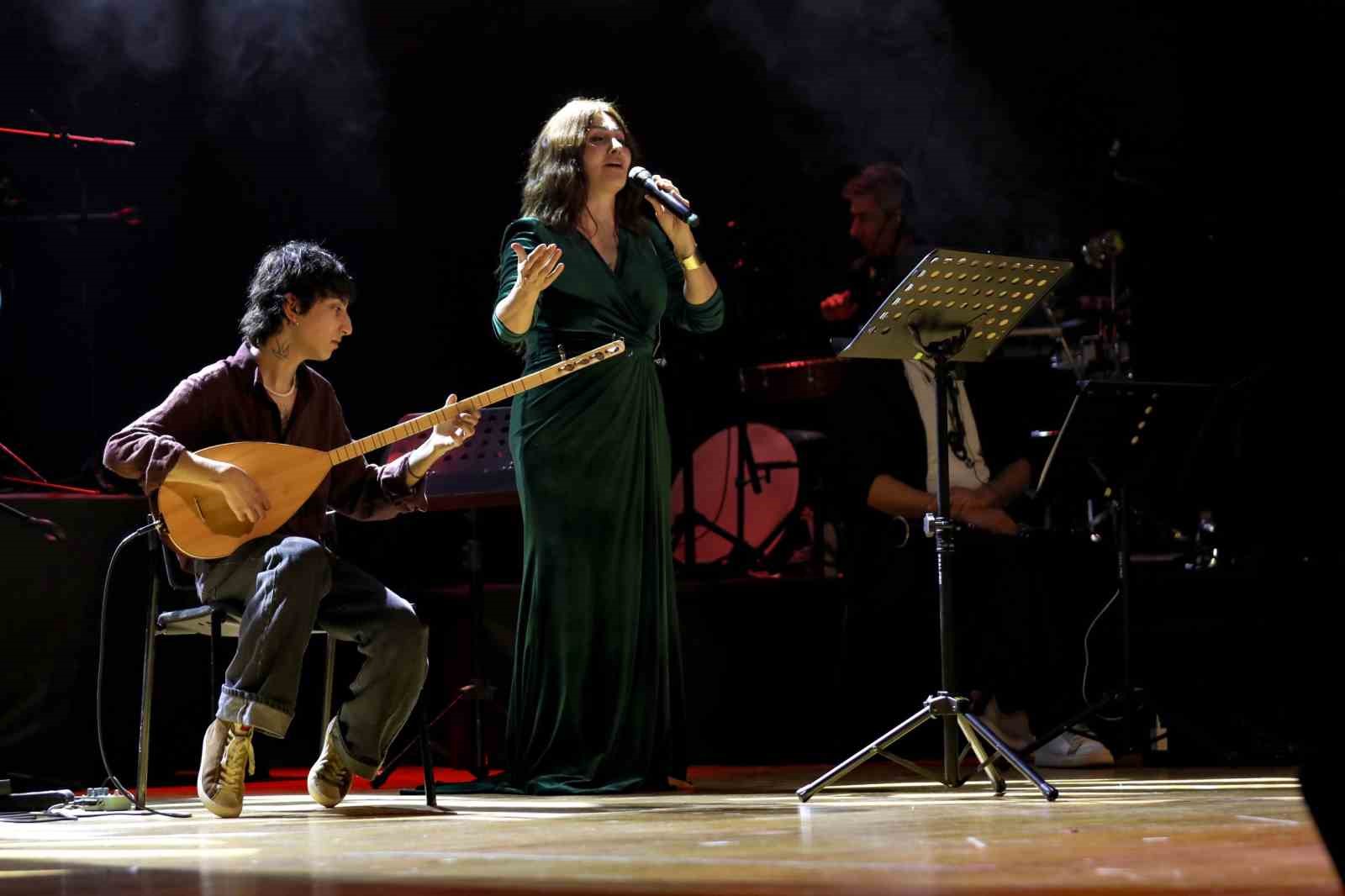 serenad bagcan ile can pazari 0 k6fQuipI