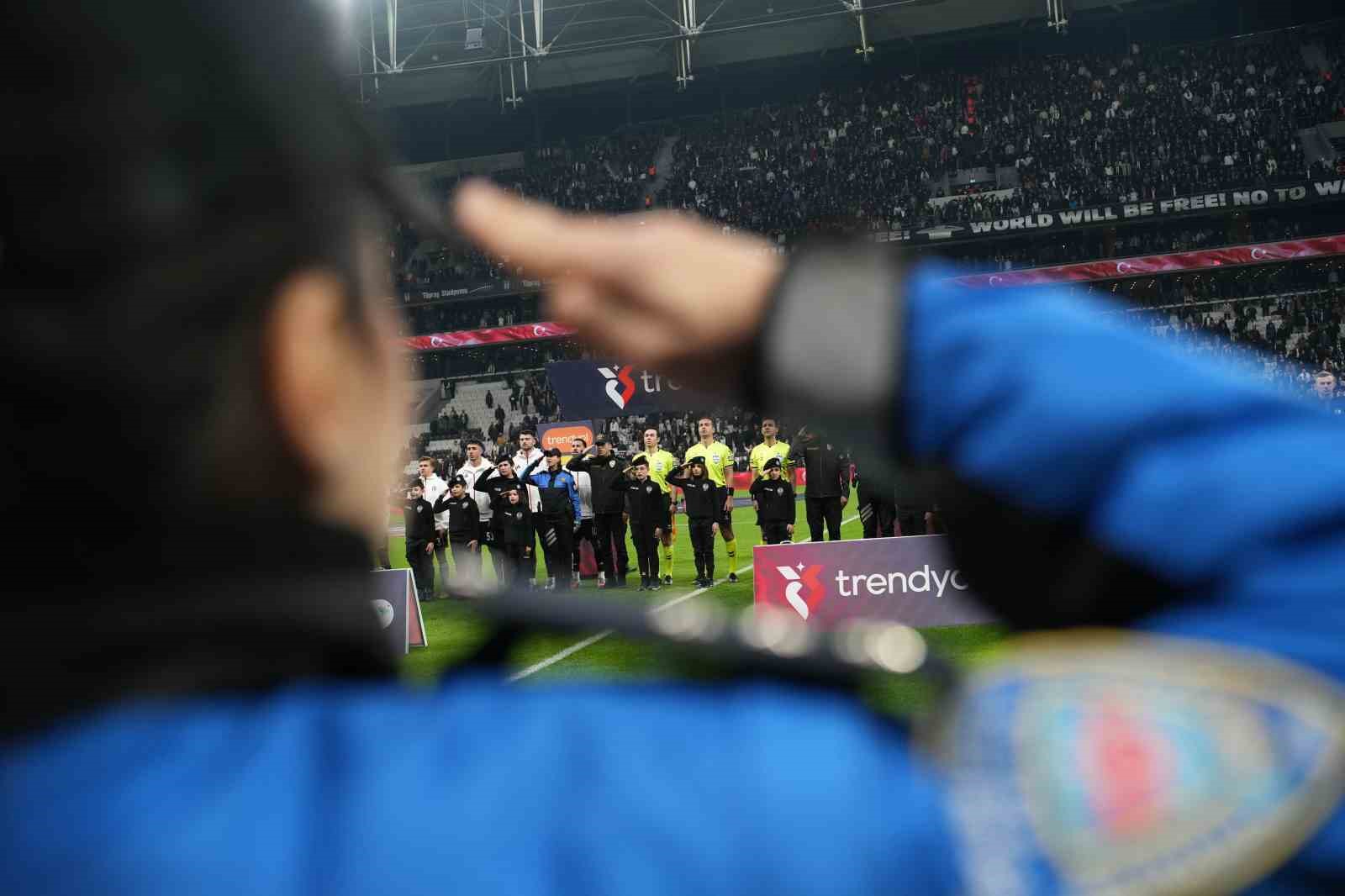 sergen yalcindan tek degisiklik 2 QFkGiGPX