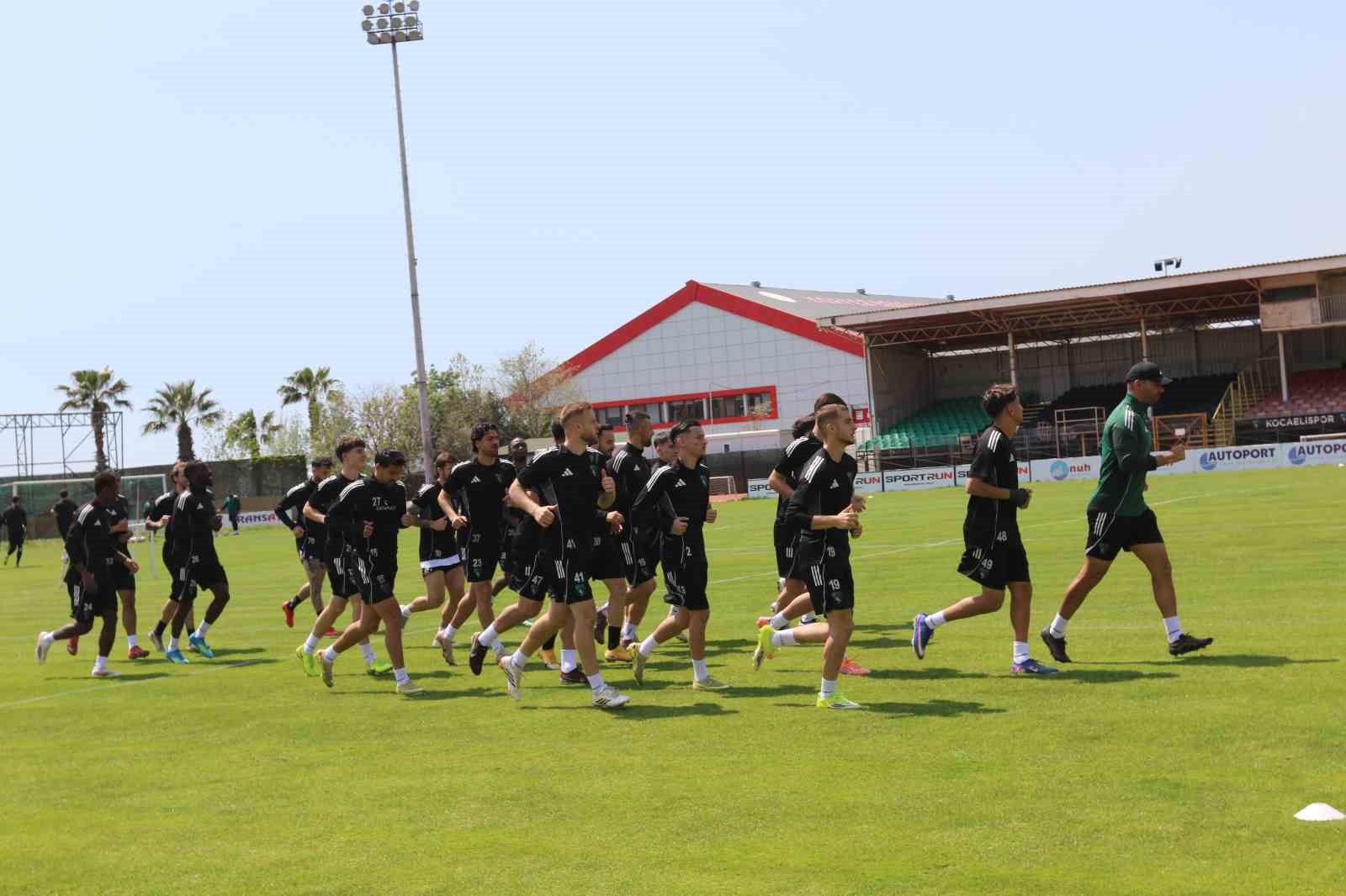 serhat oztasdelen umarim uzun yillar kocaelispor kalesini korurum 1 gEFHr3Vy