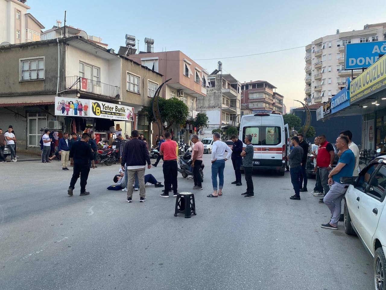 serikte iki motosiklet carpisti 3 yarali 0 52qeYMyj