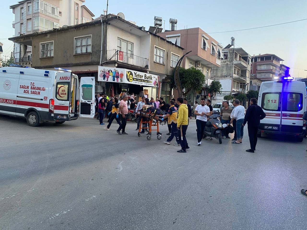 serikte iki motosiklet carpisti 3 yarali 1 crItAj3A