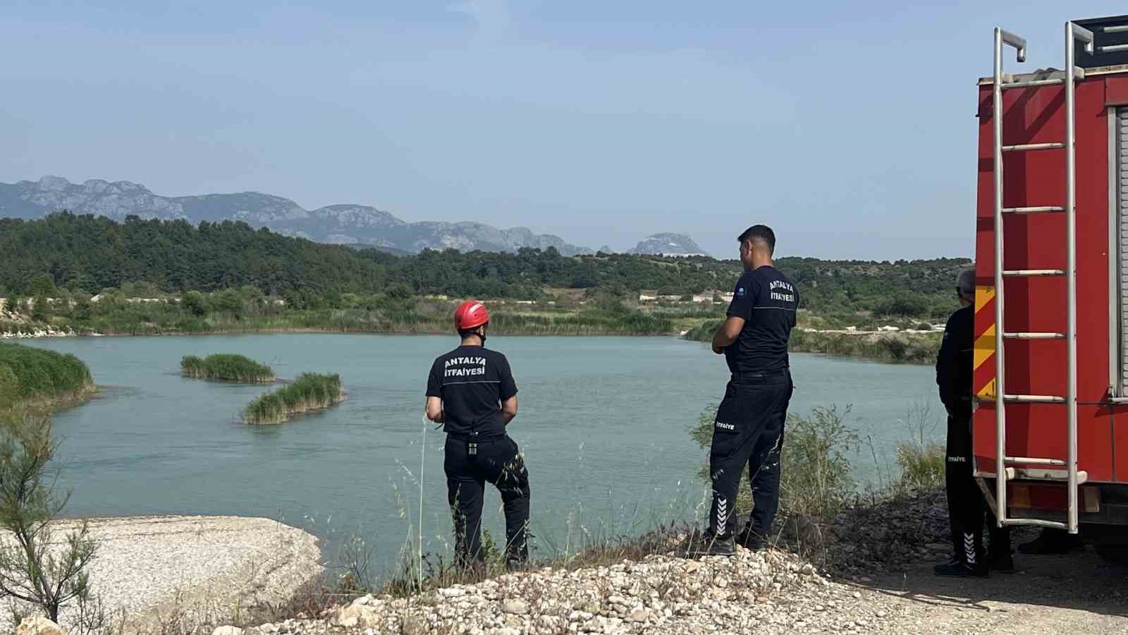 Serinlemek için Aksu Çayı’na giren 3 gençten biri akıntıya kapılarak kayboldu 12 serinlemek icin aksu cayina giren 3 gencten biri akintiya kapilarak kayboldu 8