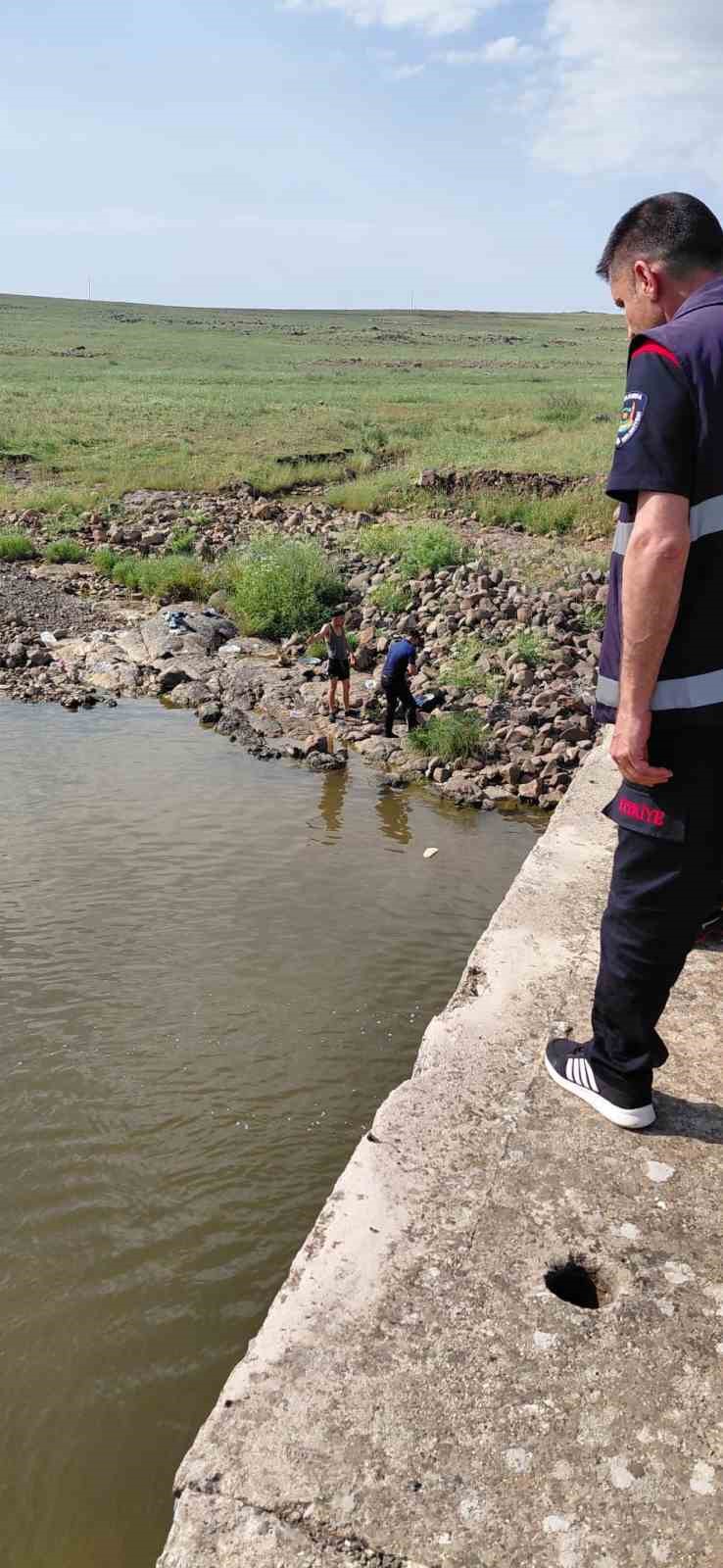 serinlemek icin girdigi derede bogulma tehlikesi gecirdi 0 ZTBUkMLV