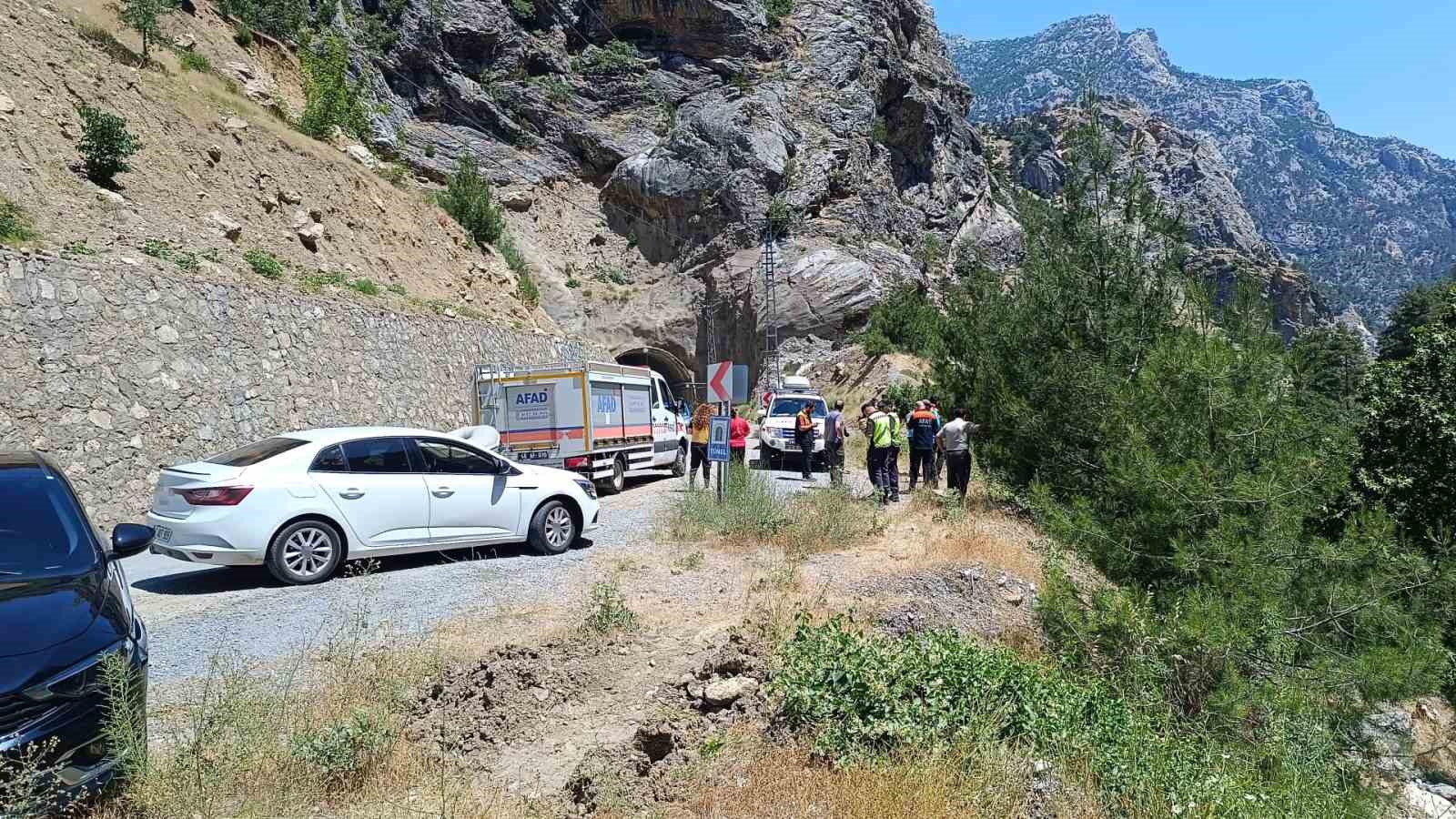 Serinlemek için girdiği nehirde kayboldu 4 serinlemek icin girdigi nehirde kayboldu 0 dPQT7K8m