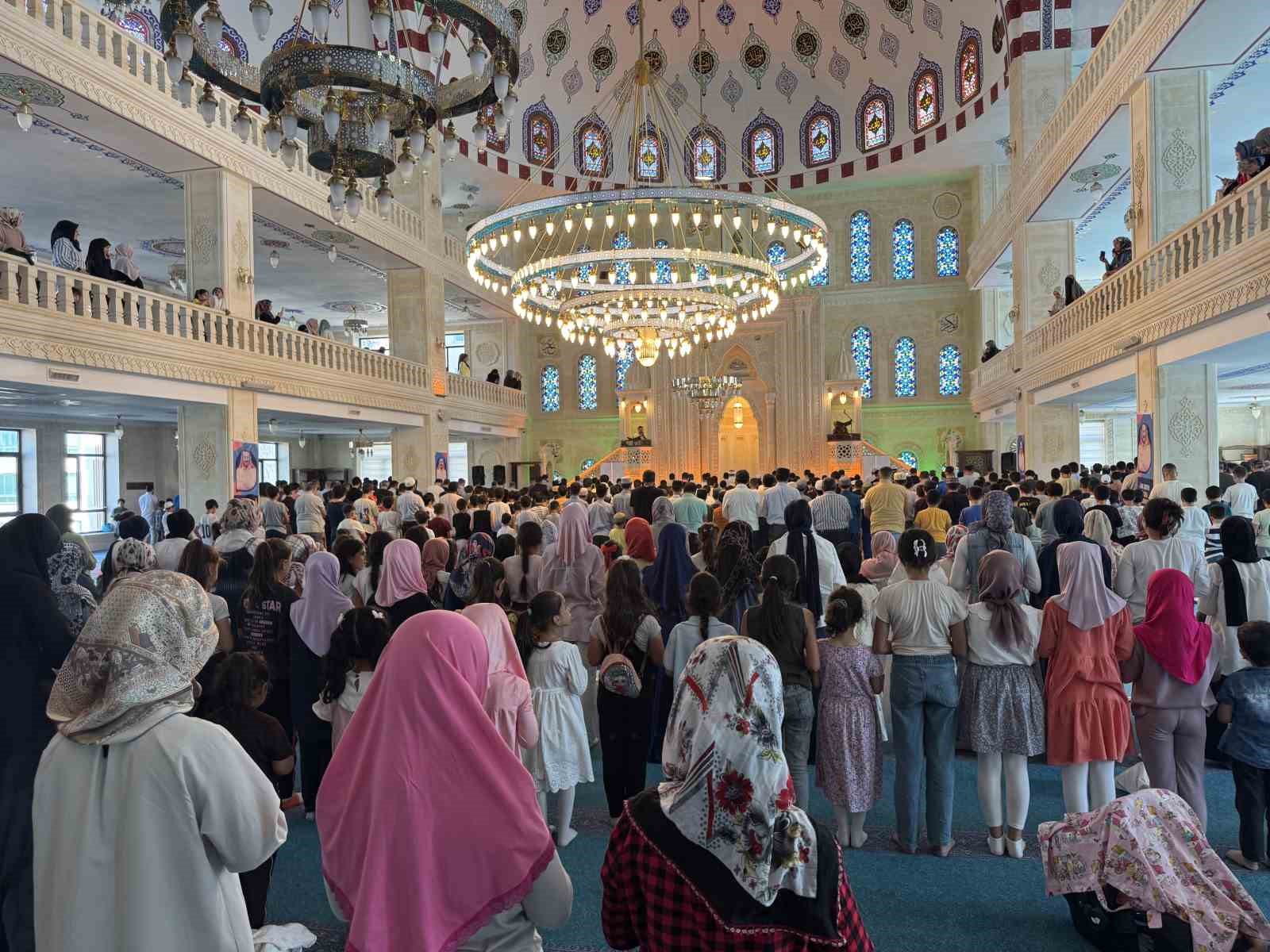 sertac abi diyarbakirda cocuklarla bulustu 1 SOPBkqeL