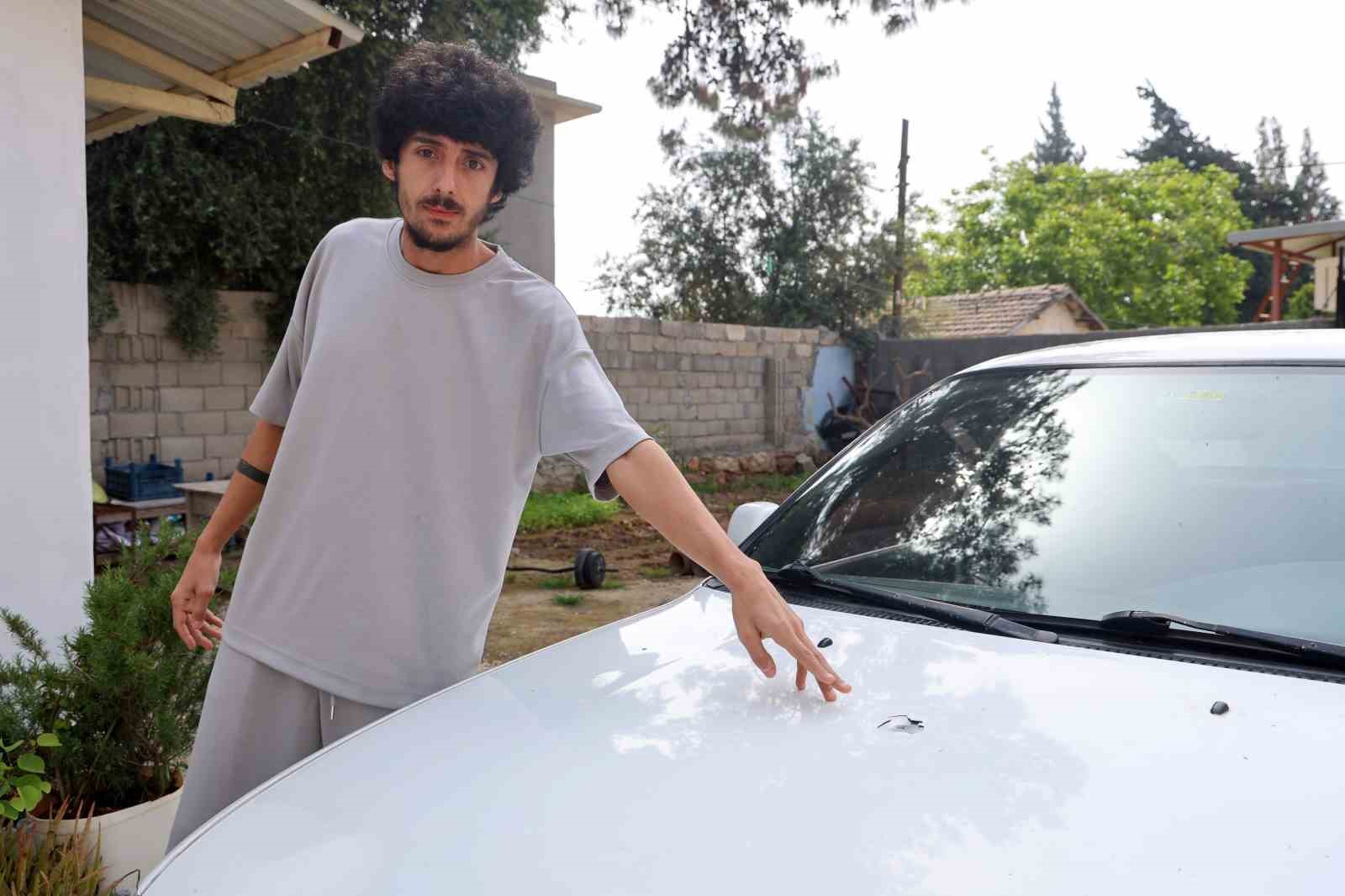 Sesle panik ve korku yaşayan vatandaşın aracına yorgun mermi isabet etti 4 sesle panik ve korku yasayan vatandasin aracina yorgun mermi isabet etti 0 wDE1tGet
