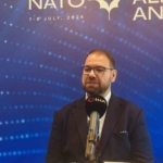 seta-kidemli-arastirmacisi-akilli-20-yil-once-hali-bakmaya-gelen-liderler-bugun-savunma-sanayii-g8LmKeQB.jpg