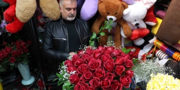 sevgililer-gununde-100-tllerden-baslayip-7-bin-tlye-kadar-cikan-cicek-hediyesi-RFRrUyea.jpg