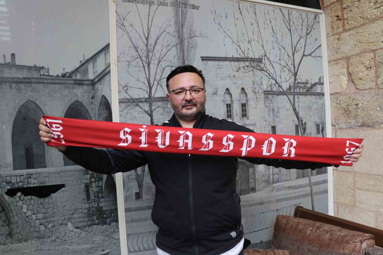 sevgililer gununde esini yalniz birakip sivassporu secti 0 ReDUYzzH