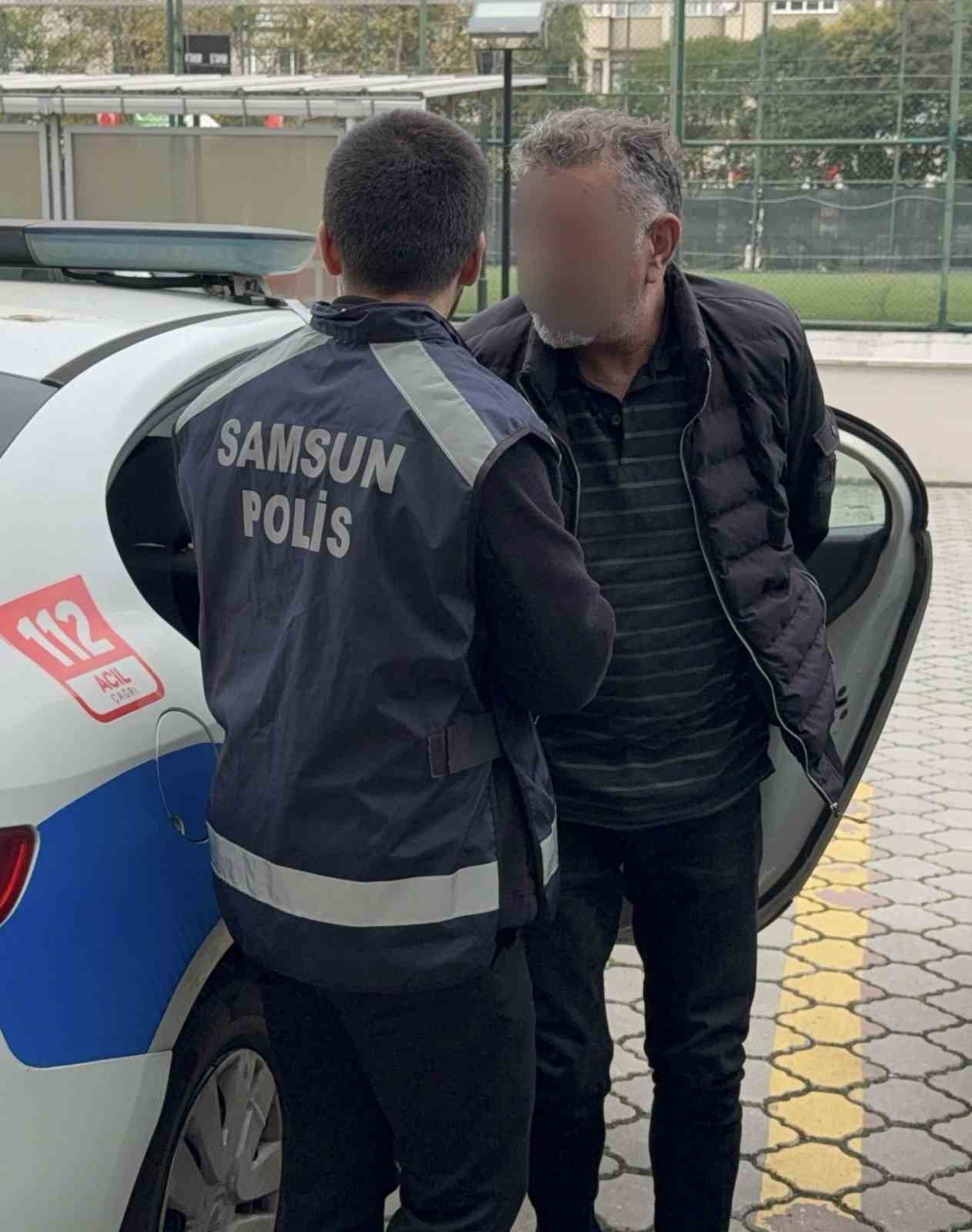 Sevgilisini bıçaklayıp serbest kalan taksici ’parmakla tehdit’ten gözaltına alındı 5 sevgilisini bicaklayip serbest kalan taksici parmakla tehditten gozaltina alindi 1 GwzLqefC