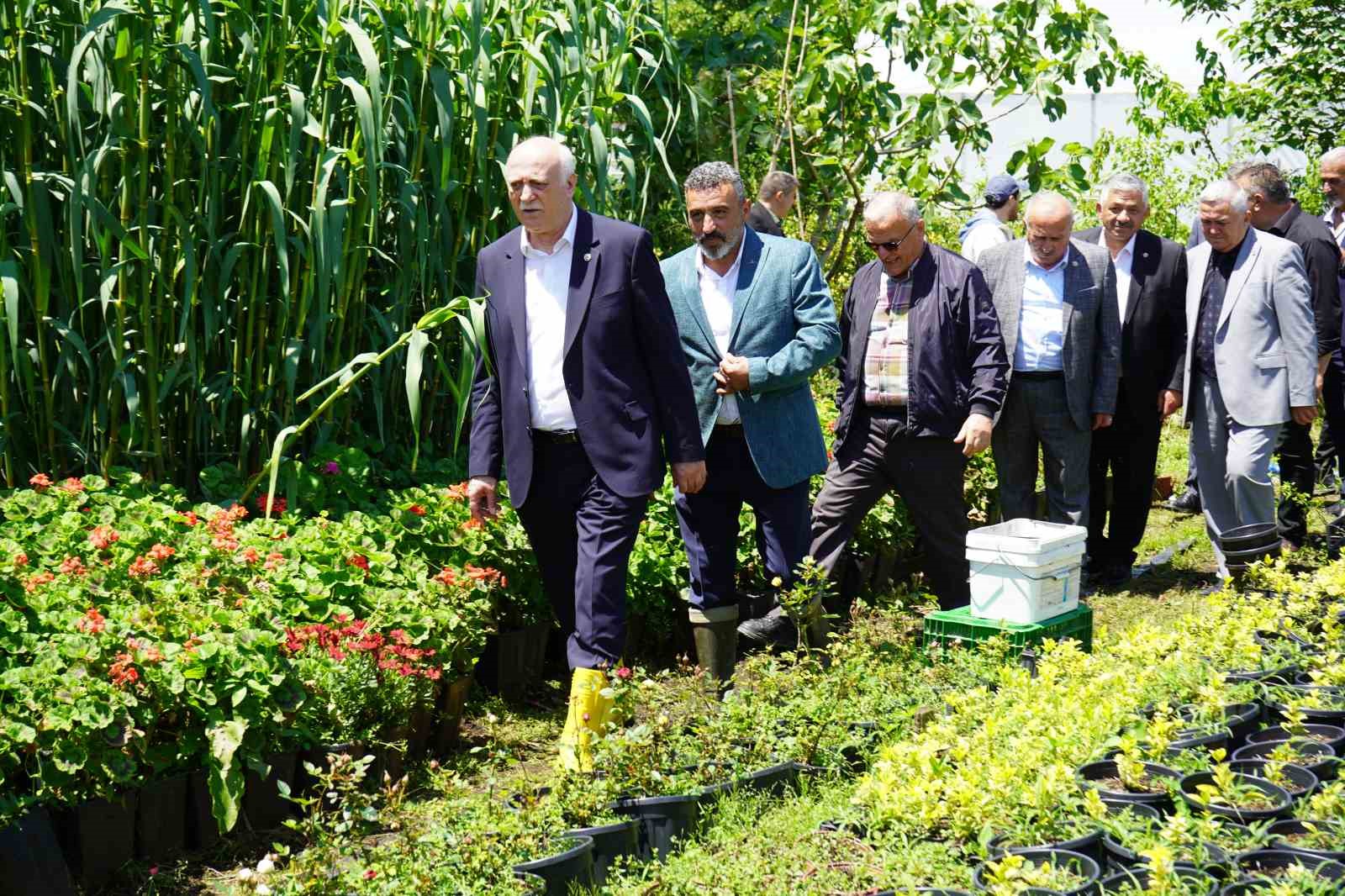 sevki bayraktar ciftcilerimiz her turlu afete maruz kaldi don dolu hortum simdi asiri yagislardan 3aVNuvHg