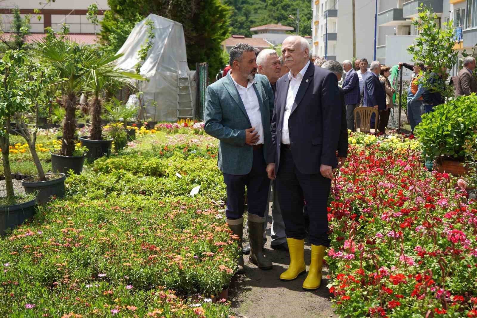 sevki bayraktar ciftcilerimiz her turlu afete maruz kaldi don dolu hortum simdi asiri yagislardan 8nrdZbD3