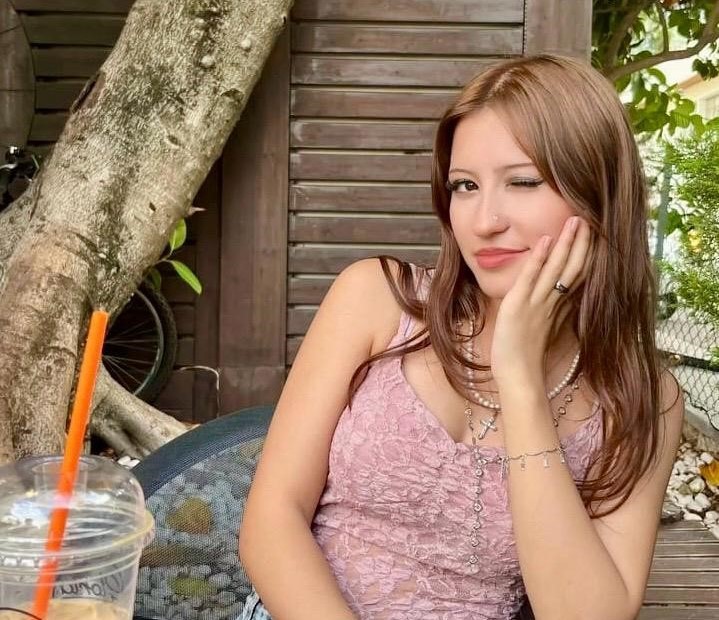 seydikemerde zehirlenme suphesiyle hayatini kaybeden genc kiz son yolculuguna ugurlandi 1 ujKgzB94
