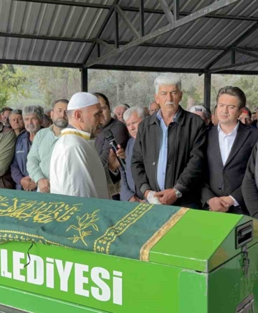 seydikemerde-zehirlenme-suphesiyle-hayatini-kaybeden-genc-kiz-son-yolculuguna-ugurlandi-JN85pfwY.jpg
