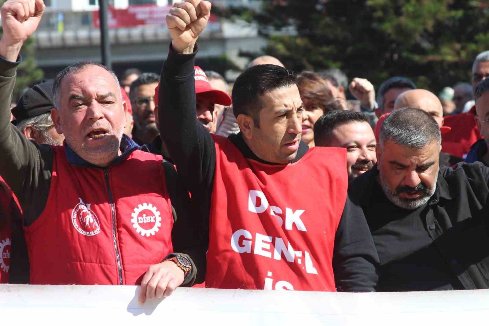 seyhan belediyesinde isci isyani yuzde 3 zam teklifine tepki 3 6zzc6tdG