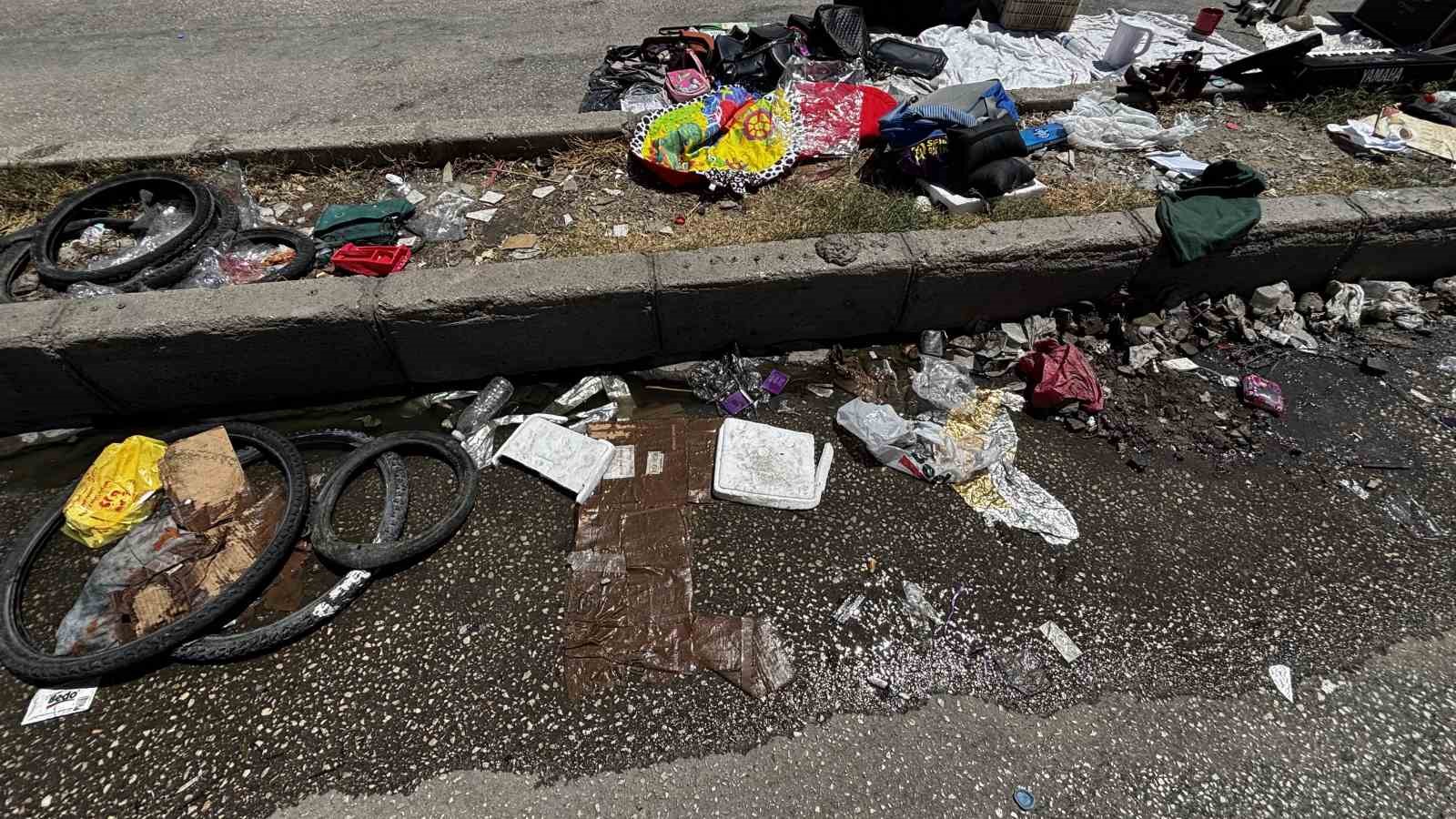 Seyhan’da çöp konteynerleri taştı, cadde ve sokaklar çöple doldu 6 seyhanda cop konteynerleri tasti cadde ve sokaklar cople doldu 2 rzZuIp8j