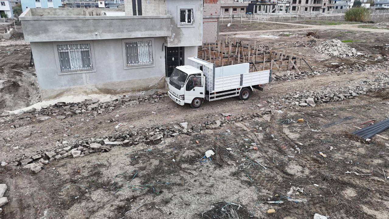 seyhanda yeni yapilan evler yolsuz kaldi vatandaslar magdur 4 NnFdANDf