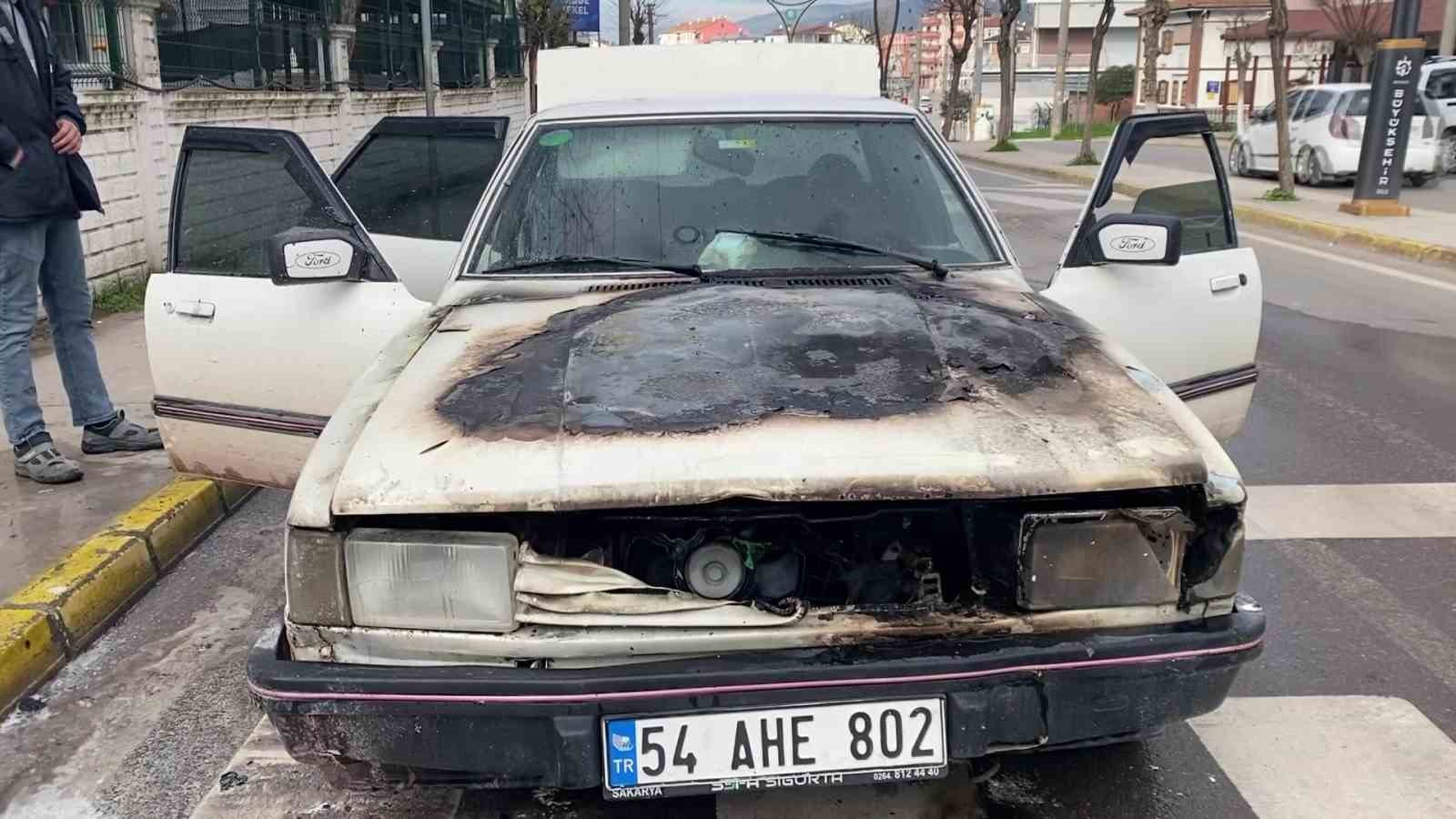 seyir halindeki aracta yangin 0 UrzluQmW