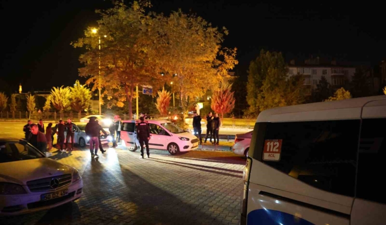 seyir-halindeki-kamyonetin-kasasindan-dustu-UGlyKArl.jpg