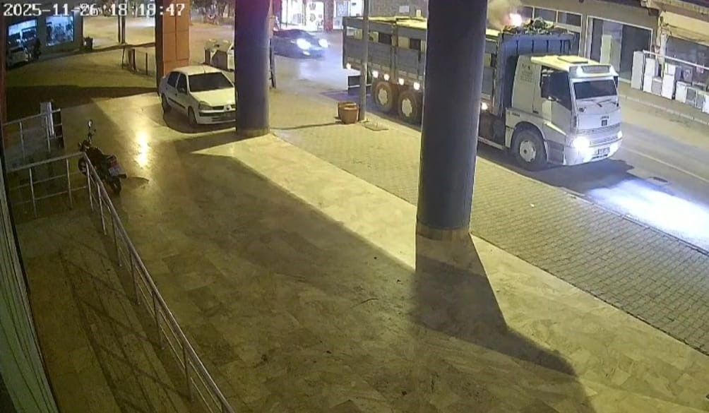 seyir halindeki kamyonun kasasi alev aldi 2 illH3iDq