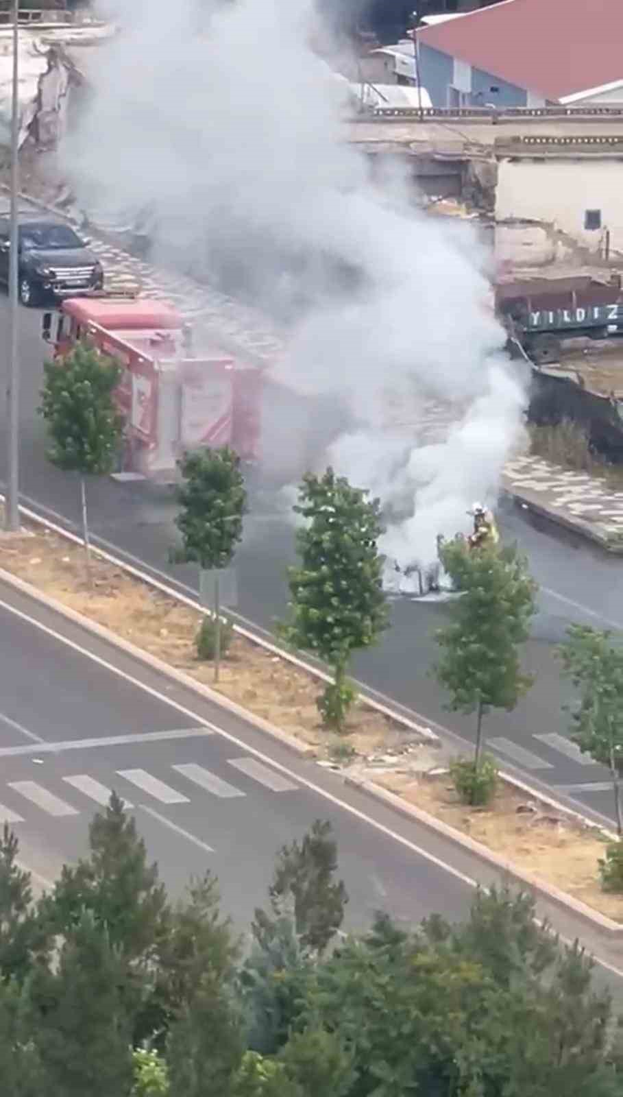 Seyir halindeki motosiklet alev topuna döndü 5 seyir halindeki motosiklet alev topuna dondu 1 FjSmGyd6