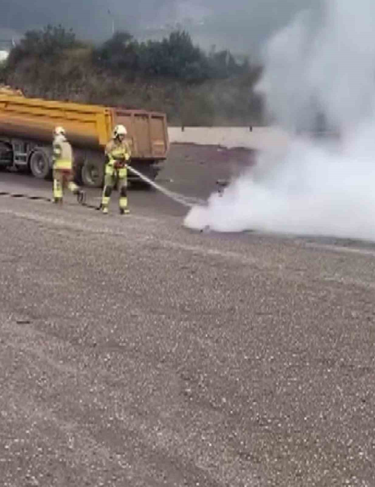 Seyir halindeki motosiklet alevlere teslim oldu 5 seyir halindeki motosiklet alevlere teslim oldu 1 enzXbYG4