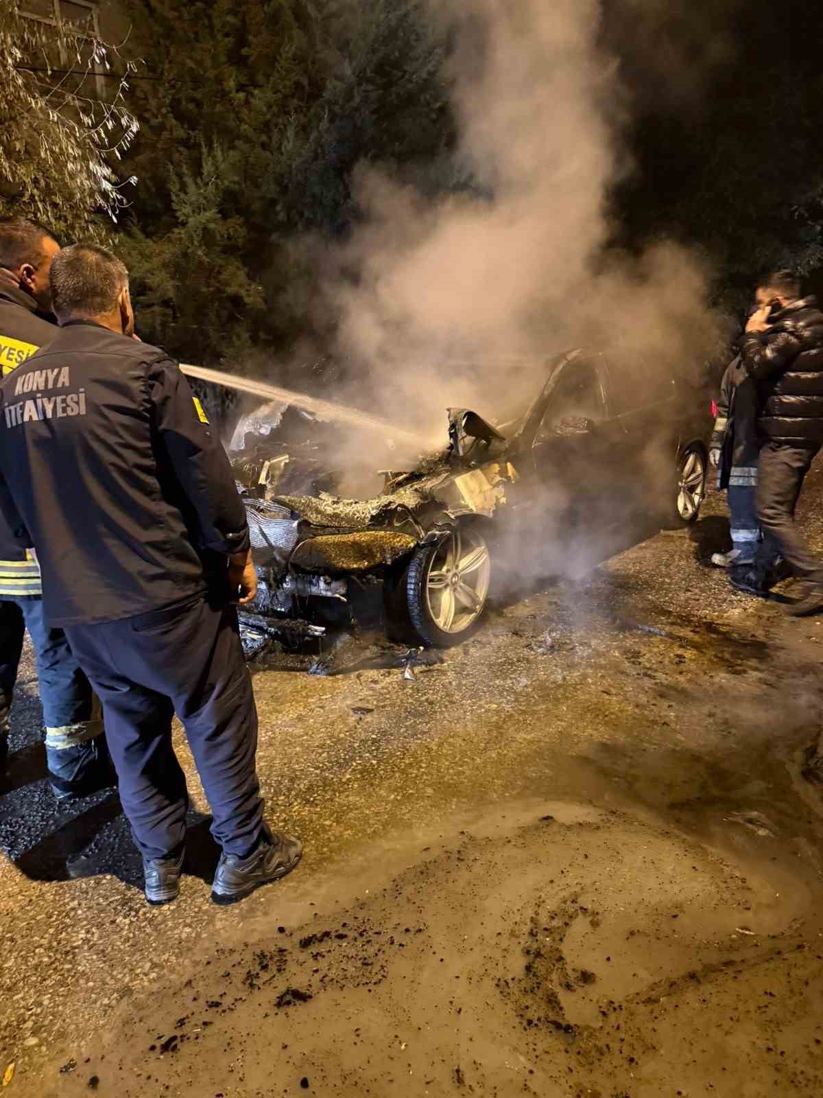 Seyir halindeki otomobil alev aldı 7 seyir halindeki otomobil alev aldi 3 2g7ndsMA