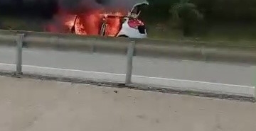 seyir-halindeki-otomobil-alev-aldi-G3teGpkz.jpg