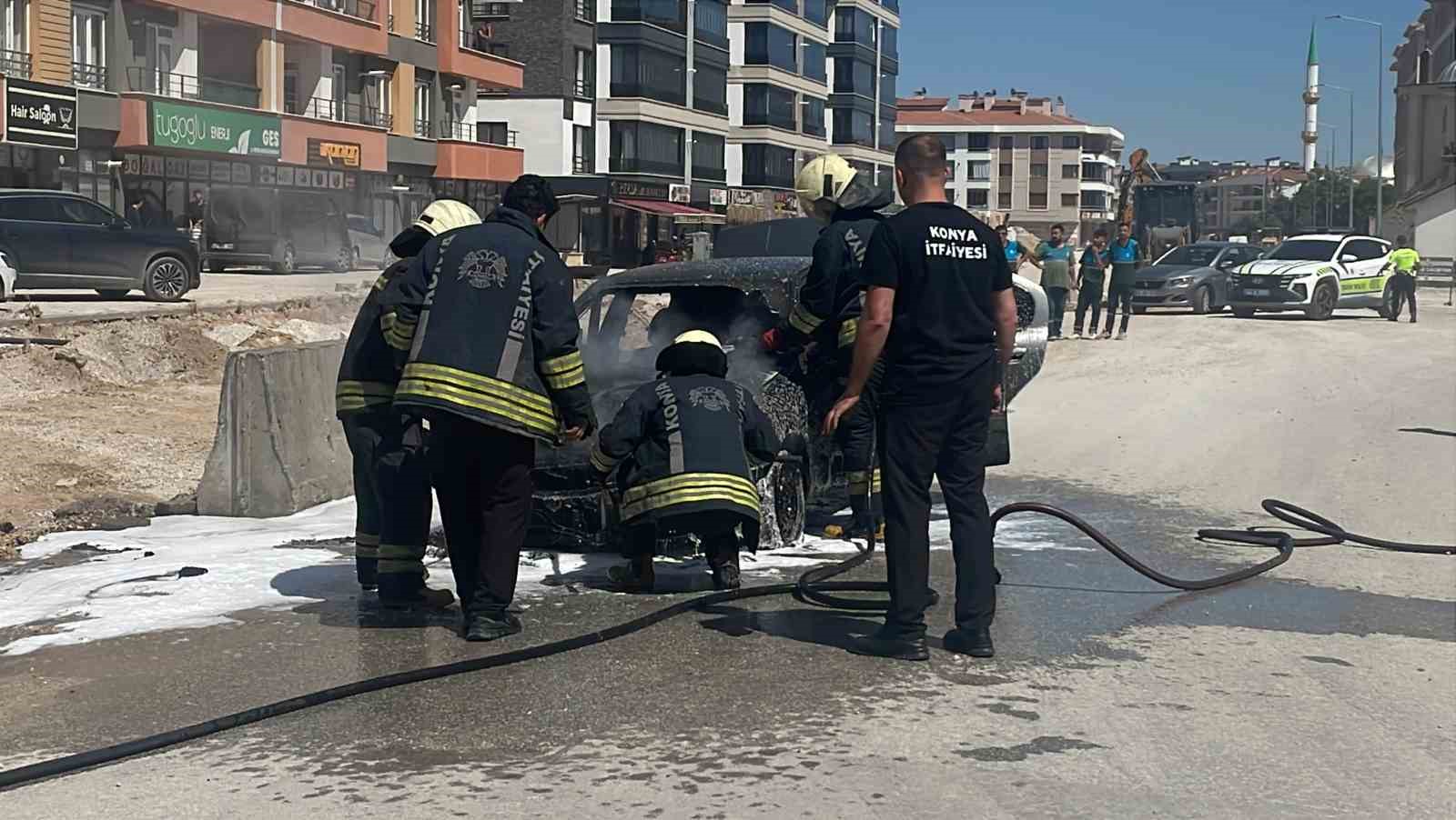 Seyir halindeki otomobil yandı 9 seyir halindeki otomobil yandi 5 mdc18ImV