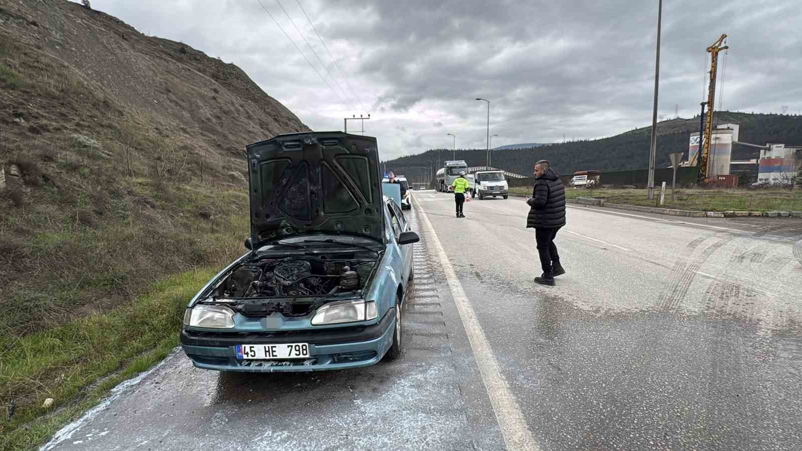 seyir halindeki otomobilde cikan yangin sonduruldu 2 H6wELGbU
