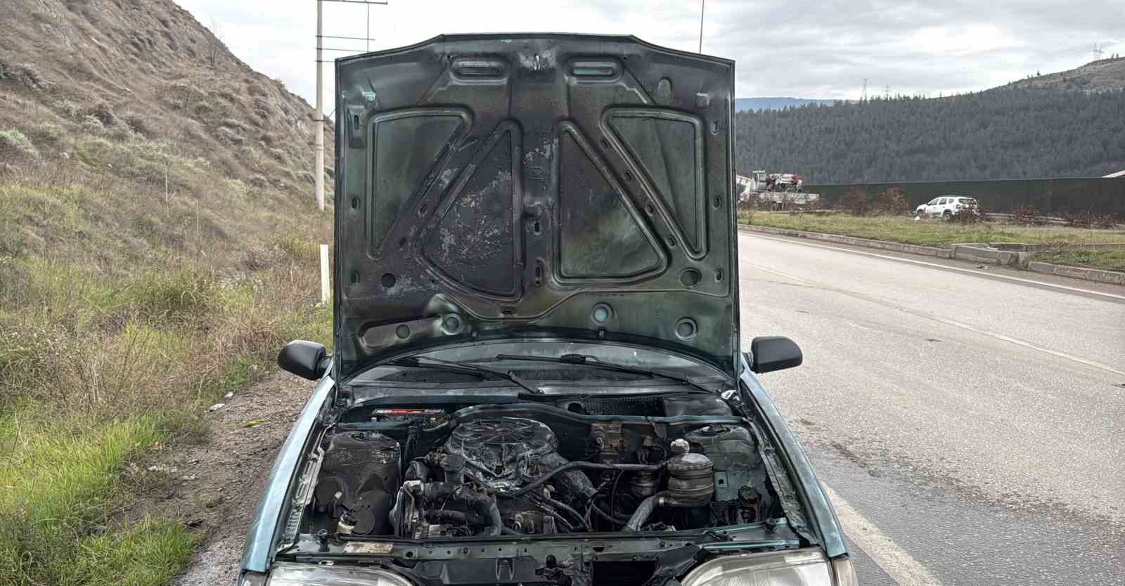 seyir halindeki otomobilde cikan yangin sonduruldu 3 4YfkiYT6