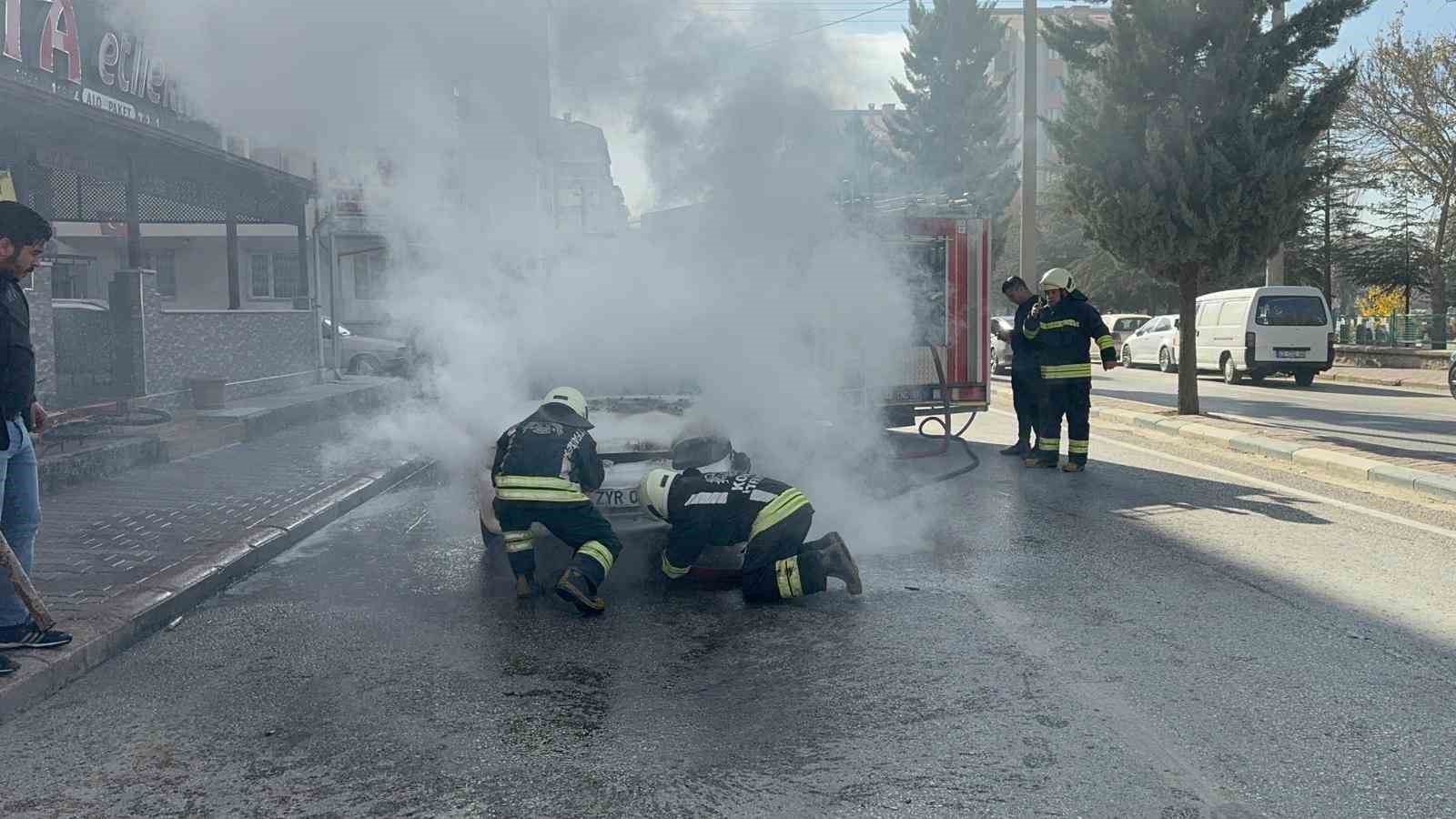 seyir halindeki otomobilde yangin 2