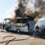 seyir-halindeki-servis-midibusu-alev-alev-yandi-xTEq5xrd.jpg