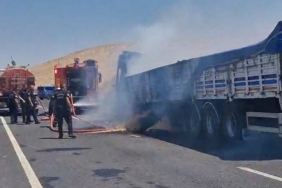 Nevşehir’de patates yüklü tır devrildi: Yol trafiğe kapandı 1 thumbnail