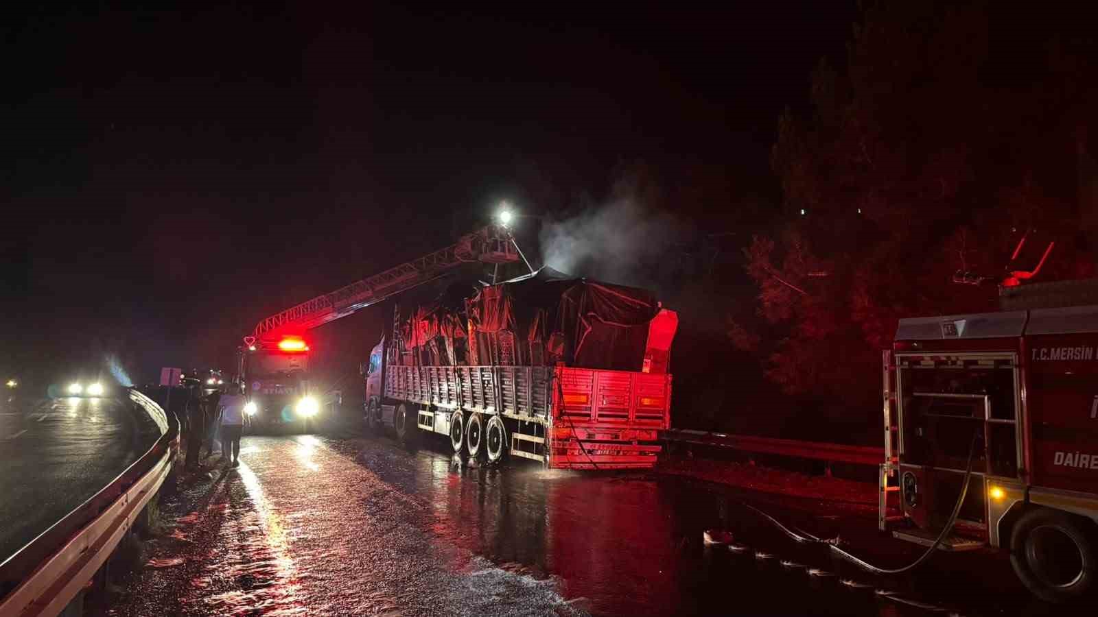 seyir halindeki tirda yangin panigi 1 iNmIca8N