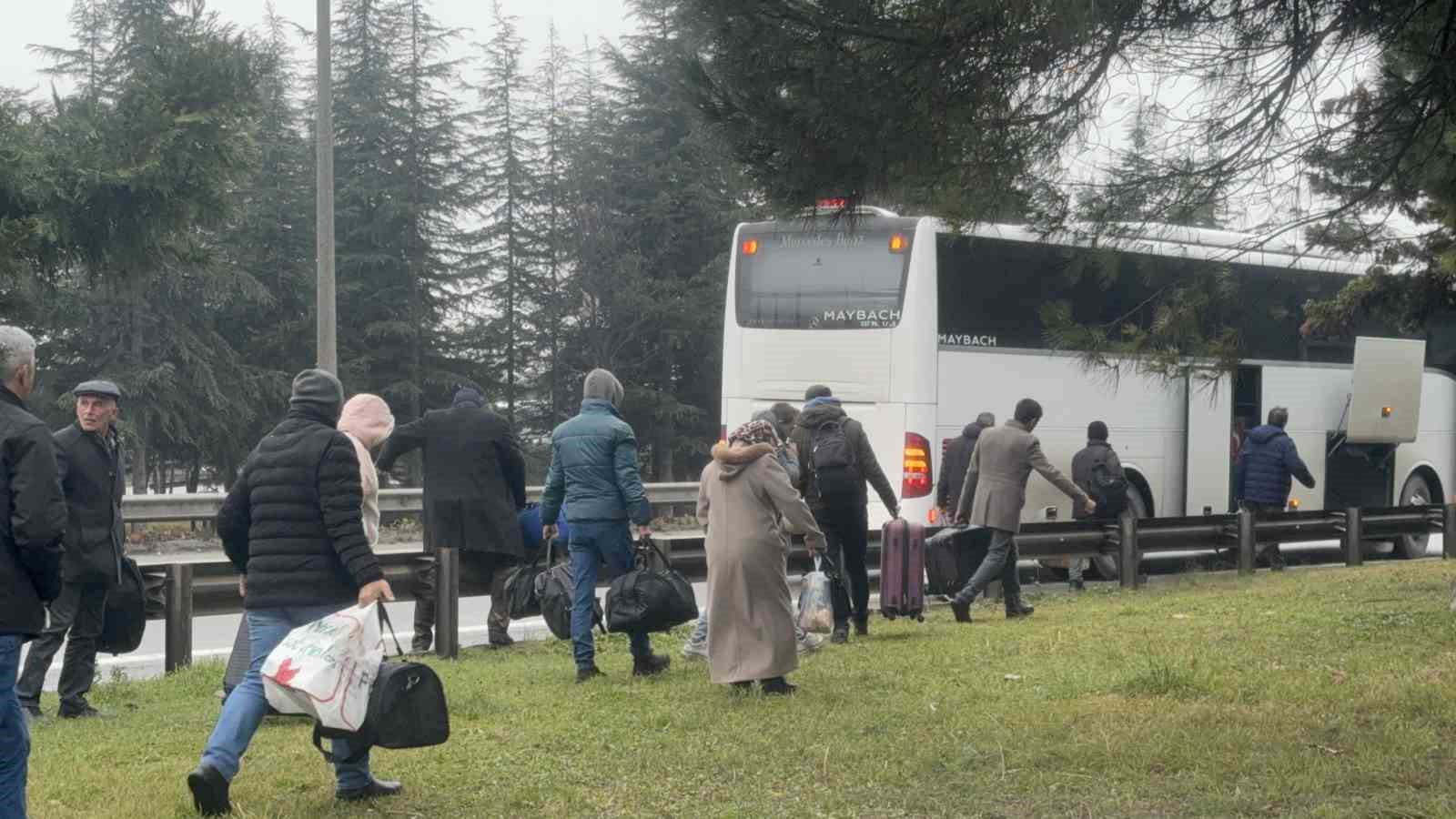 seyir halindeki yolcu otobusunde yangin facia son anda onlendi 7