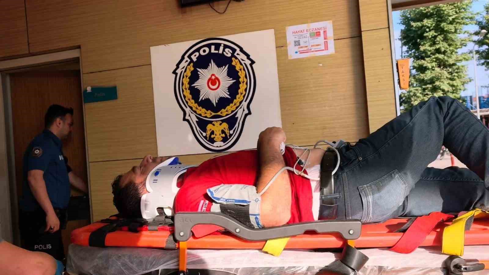 seyir halindeyken fenalasan motosiklet surucusu park halindeki araca carpti 1 8ECdnrhZ