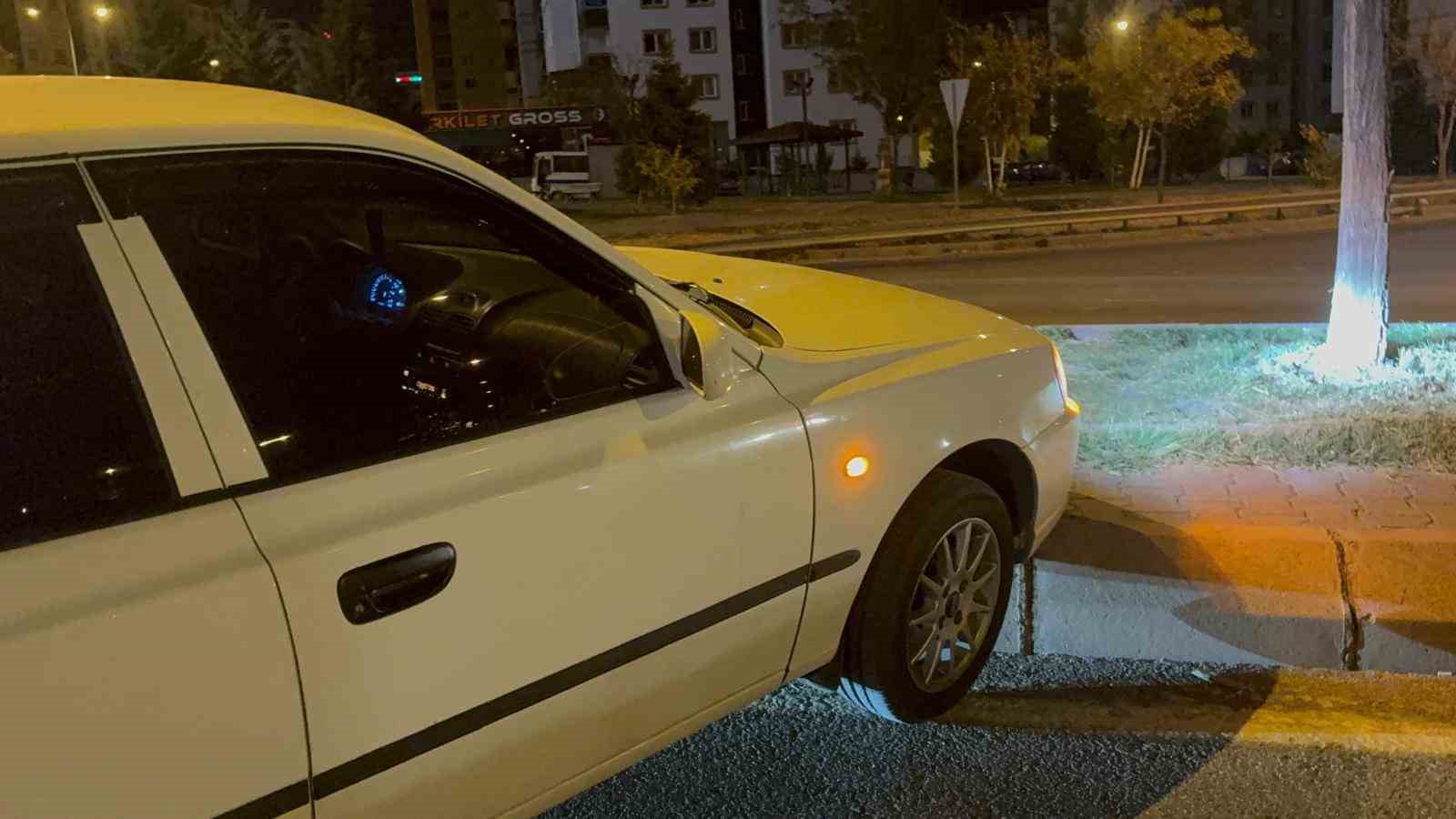 seyir halindeyken uyuyan surucu kaza sonrasi da uyumaya devam etti 3 f9Ar9gF1