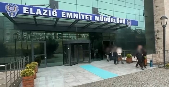 Siber suçlardan büyük darbe, 45 milyon TL’lik bahis ağı çökertildi: 10 tutuklama 5 siber suclardan buyuk darbe 45 milyon tllik bahis agi cokertildi 10 tutuklama 1 yHfj2cU5